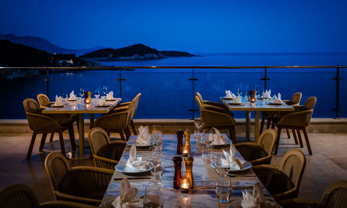 Fă-ți bagajele și bucură-te de 10% reducere la camere și 15% reducere la apartamente