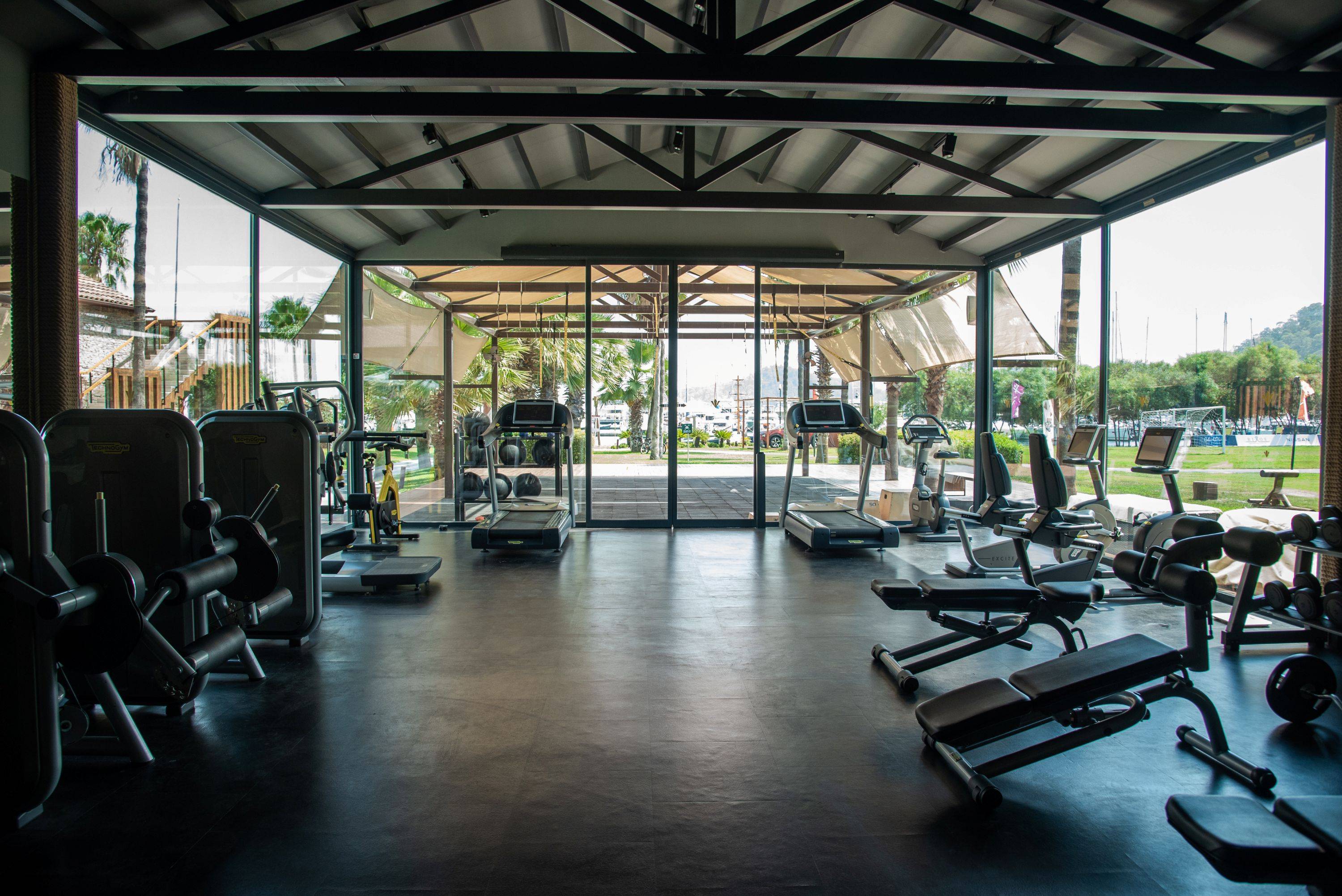 Exclusive Sports Club