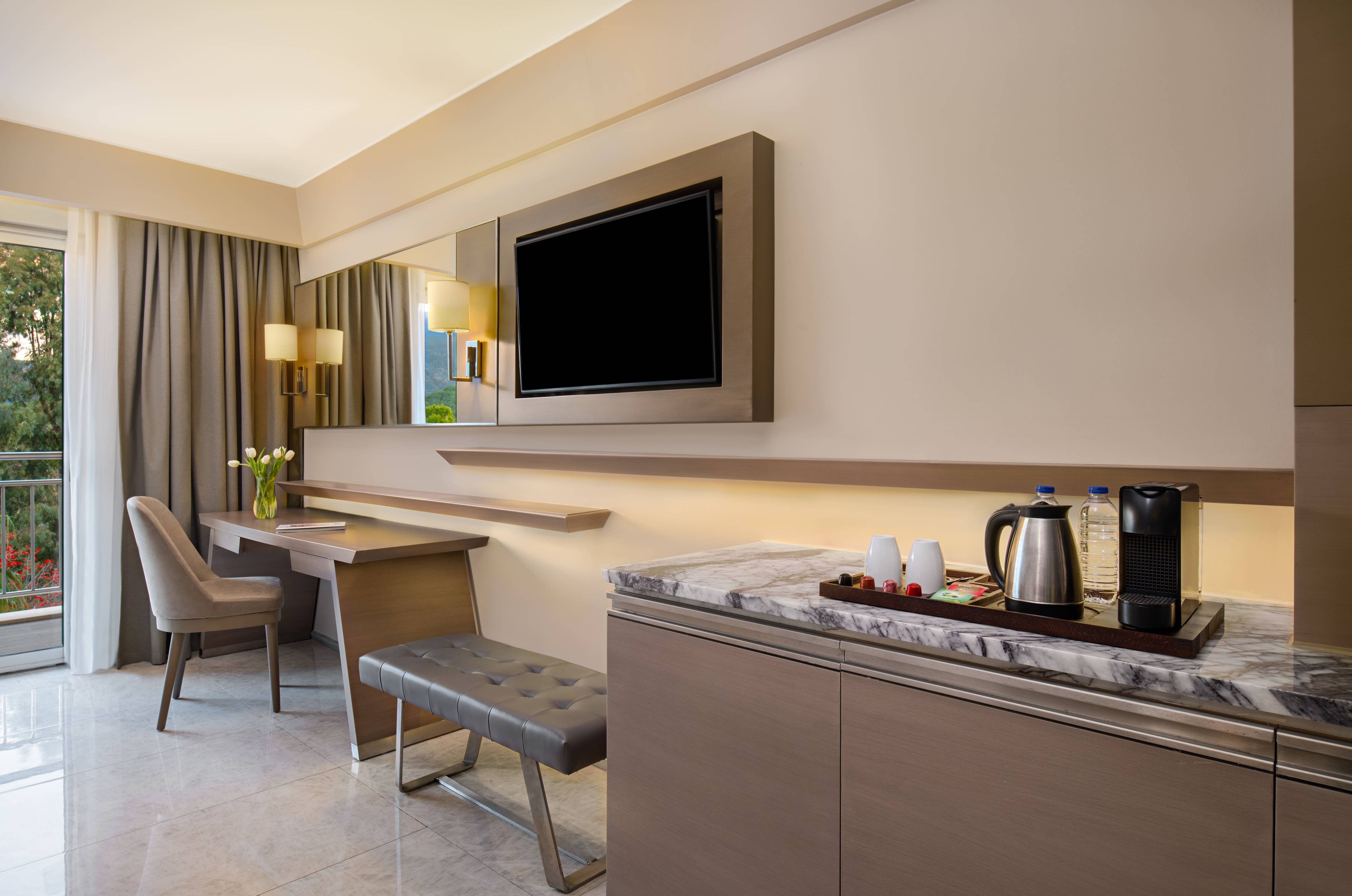 Deluxe Room, Land View