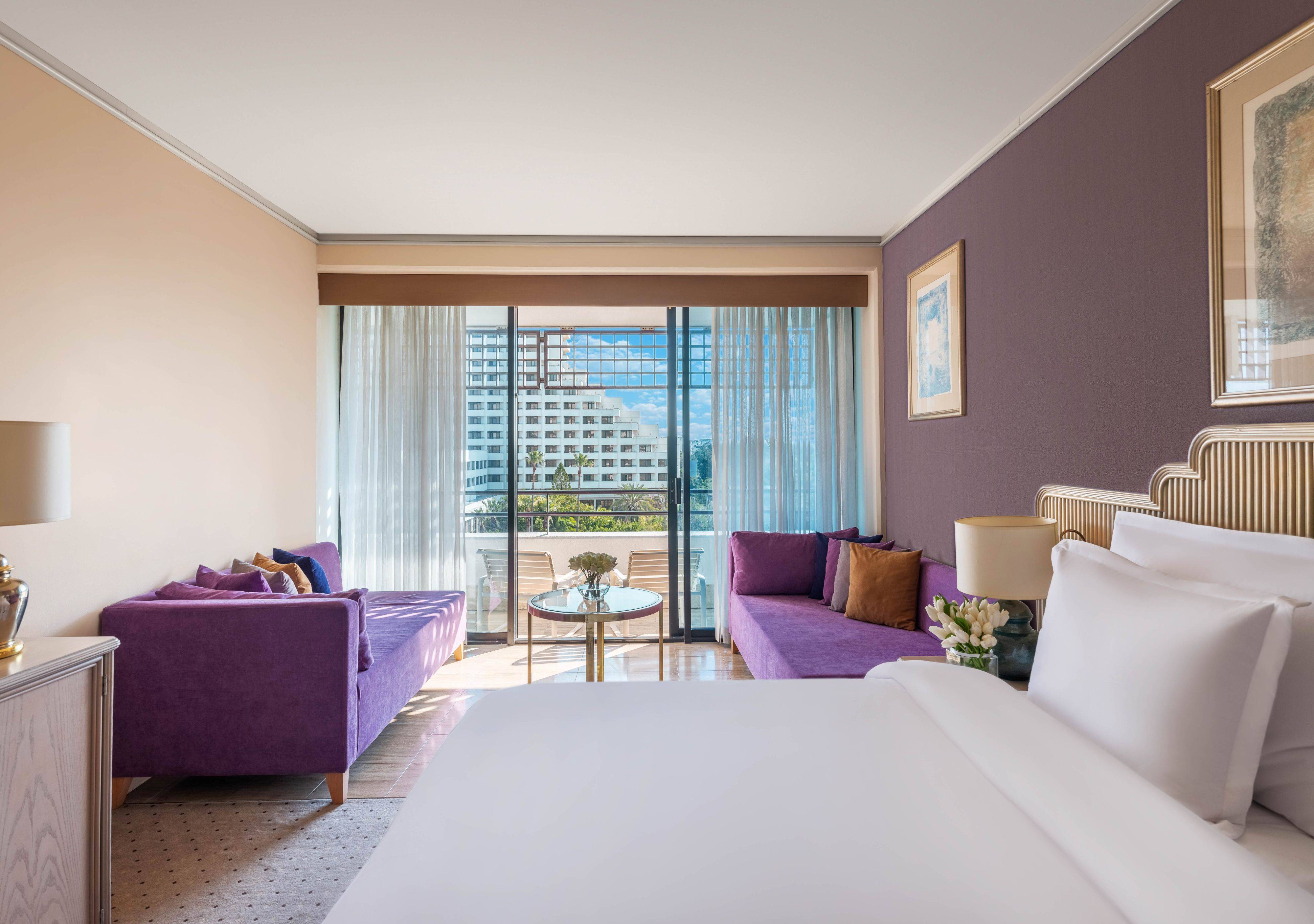 Udoban krevet veličine king size s pogledom na more