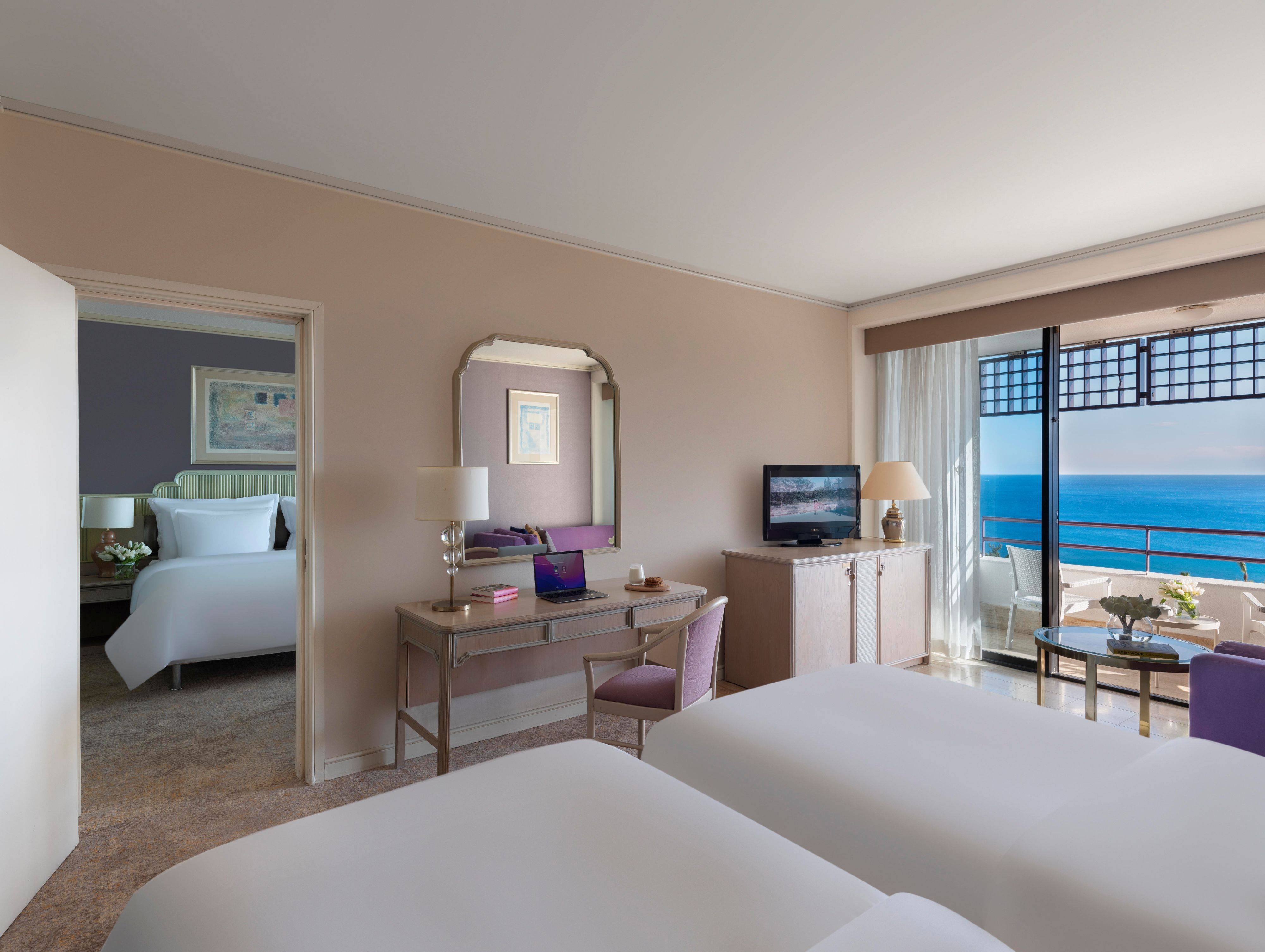Connection Room With Sea View