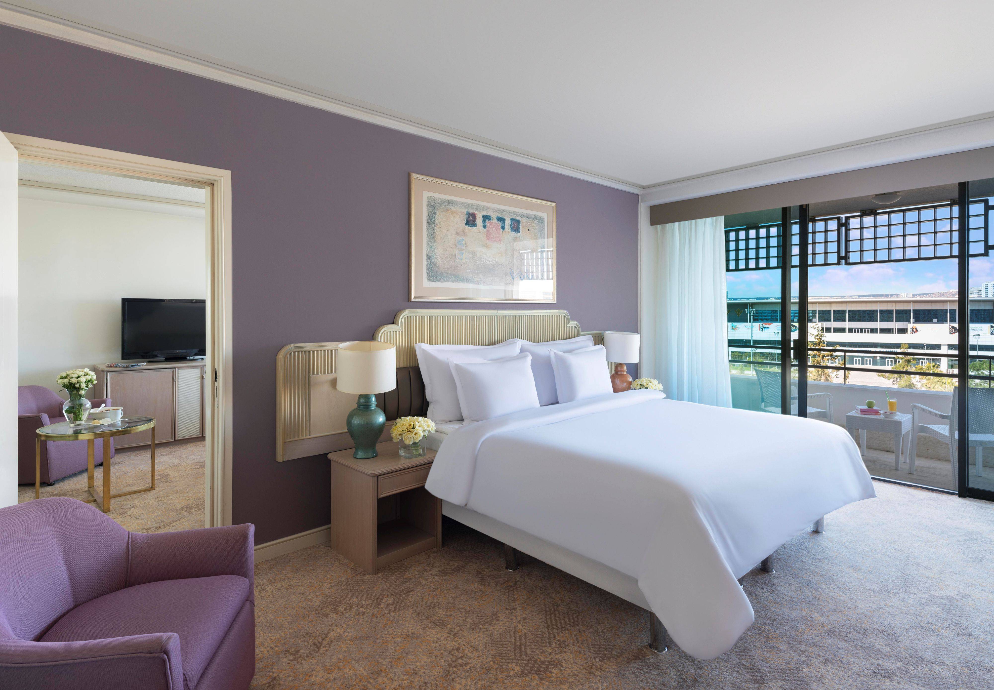 Family Terrace Suite Land View
