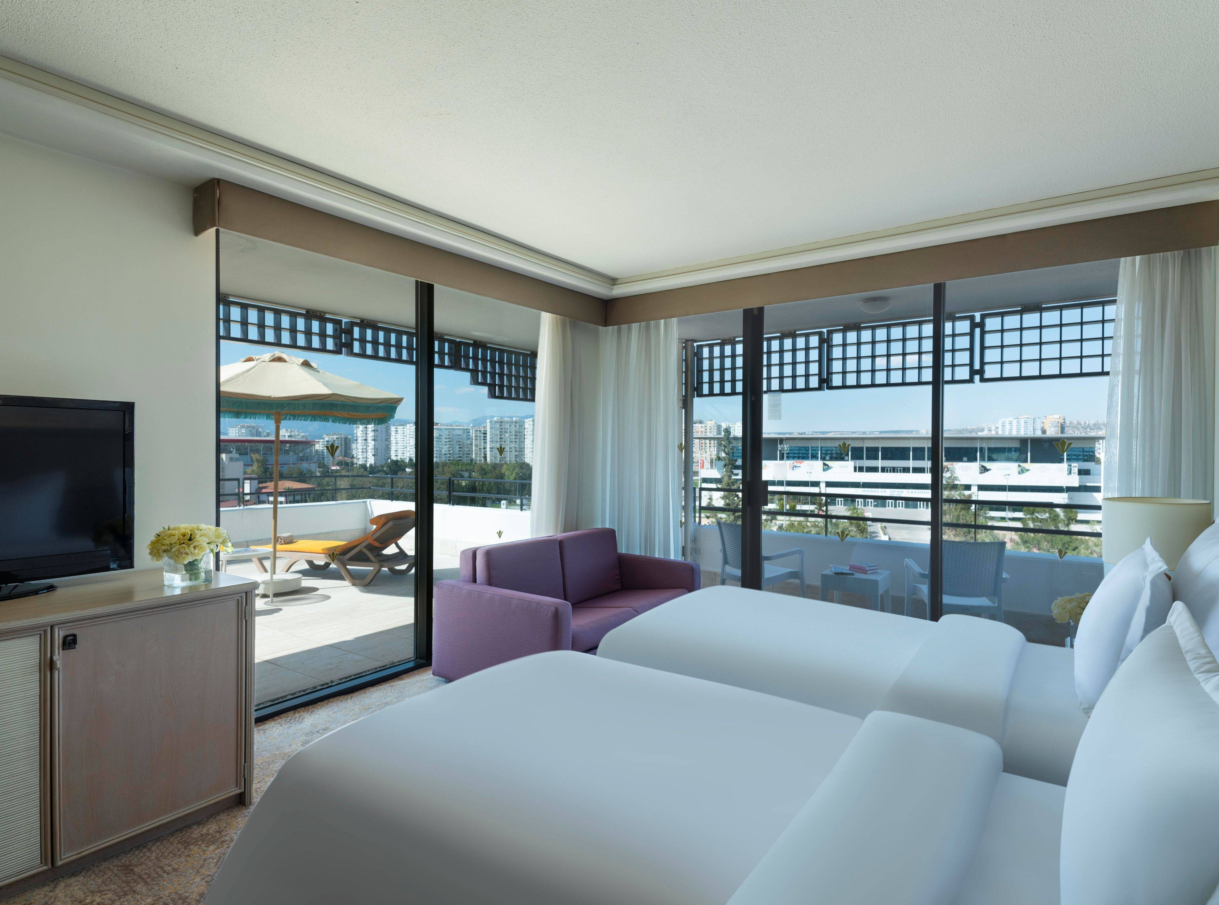 Family Terrace Suite Land View