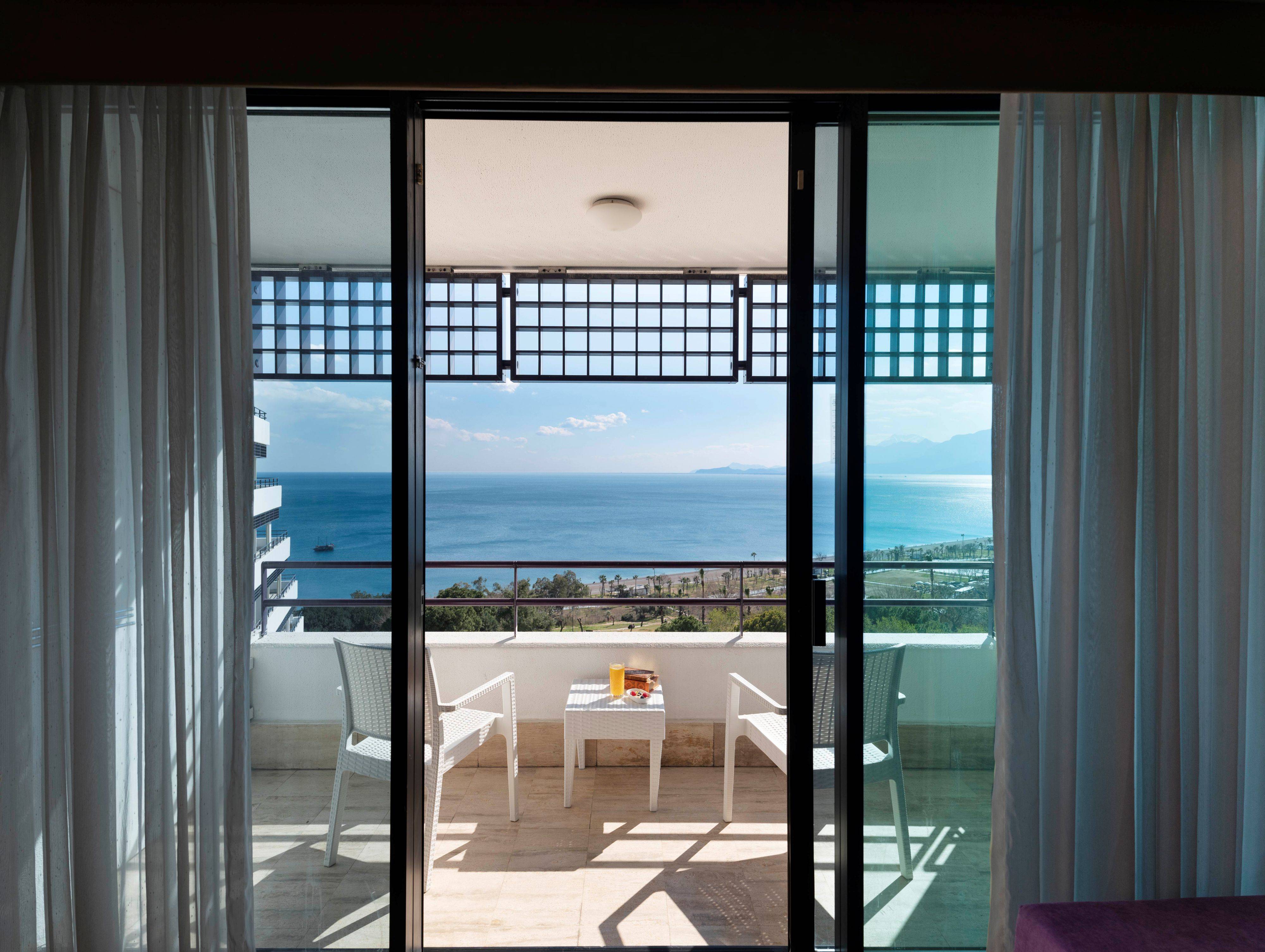 Deluxe soba s panoramskim pogledom na more i king size krevetom