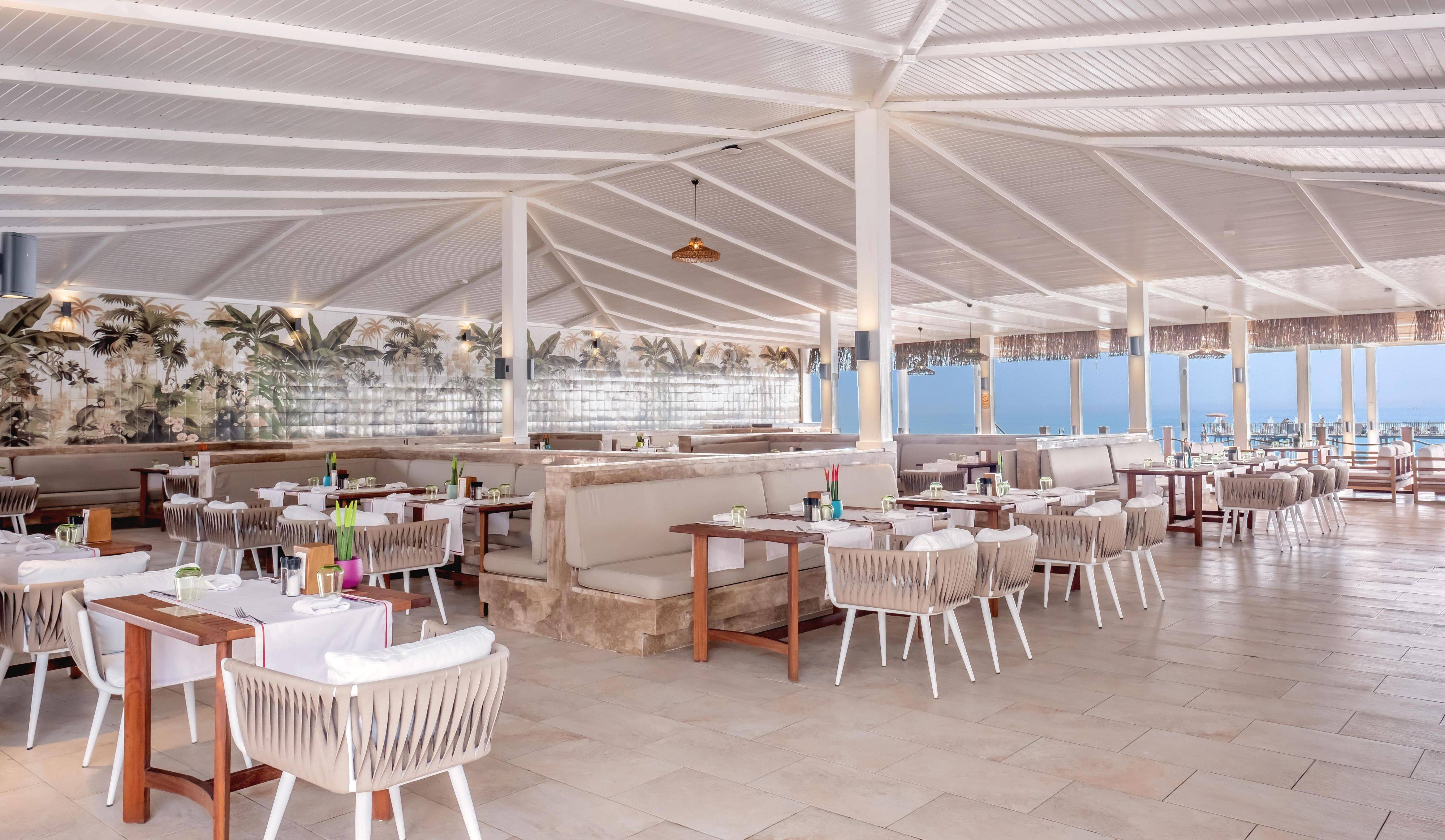 Seafood Casual Dining Restaurant