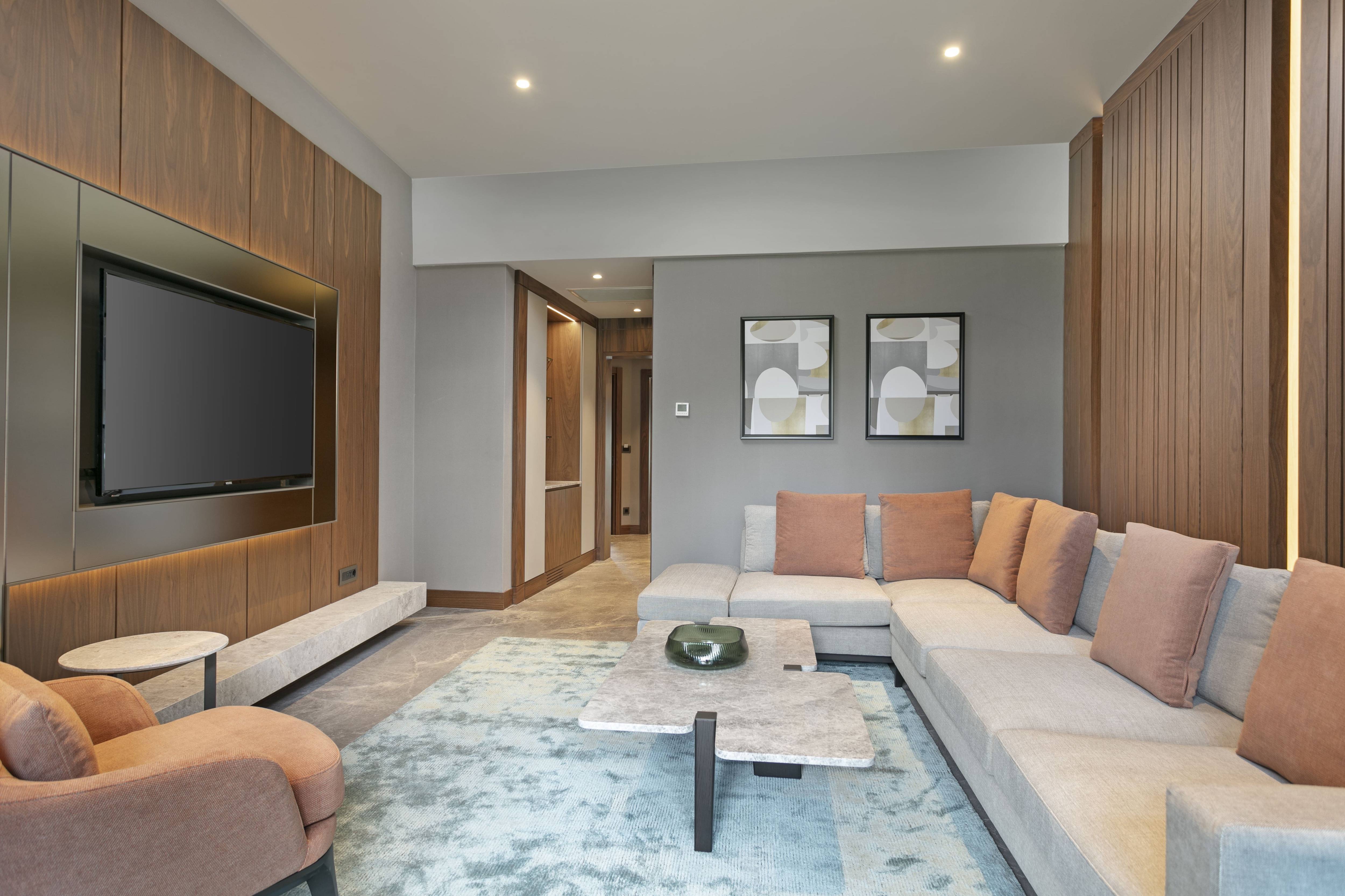 Marine Suite