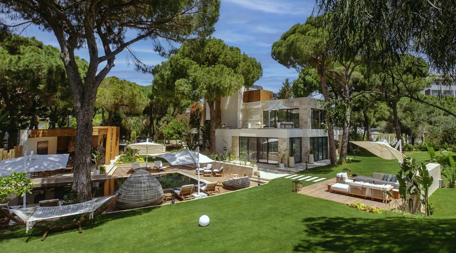 हेलेन निवास