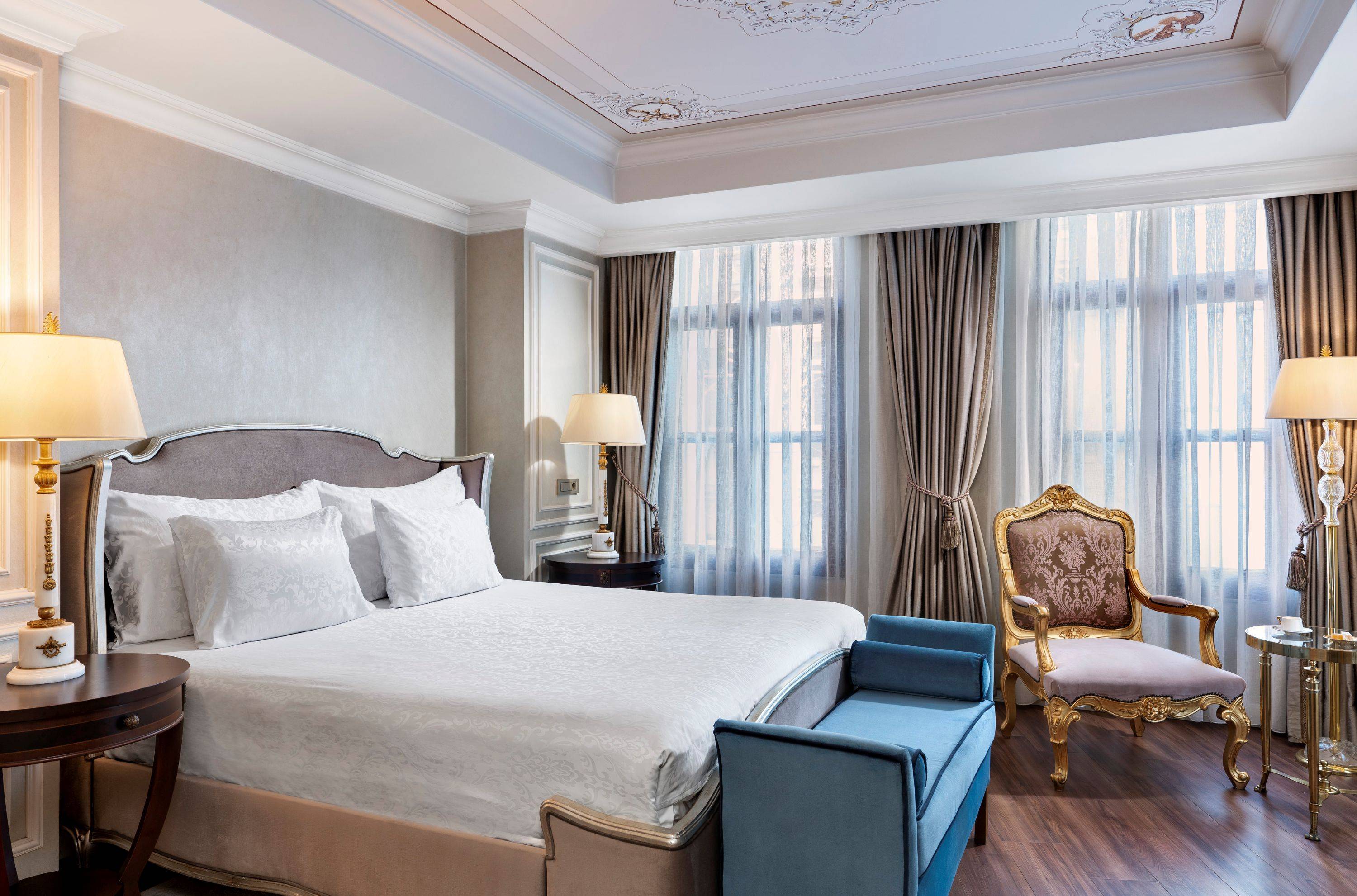 Deluxe Pera View Room