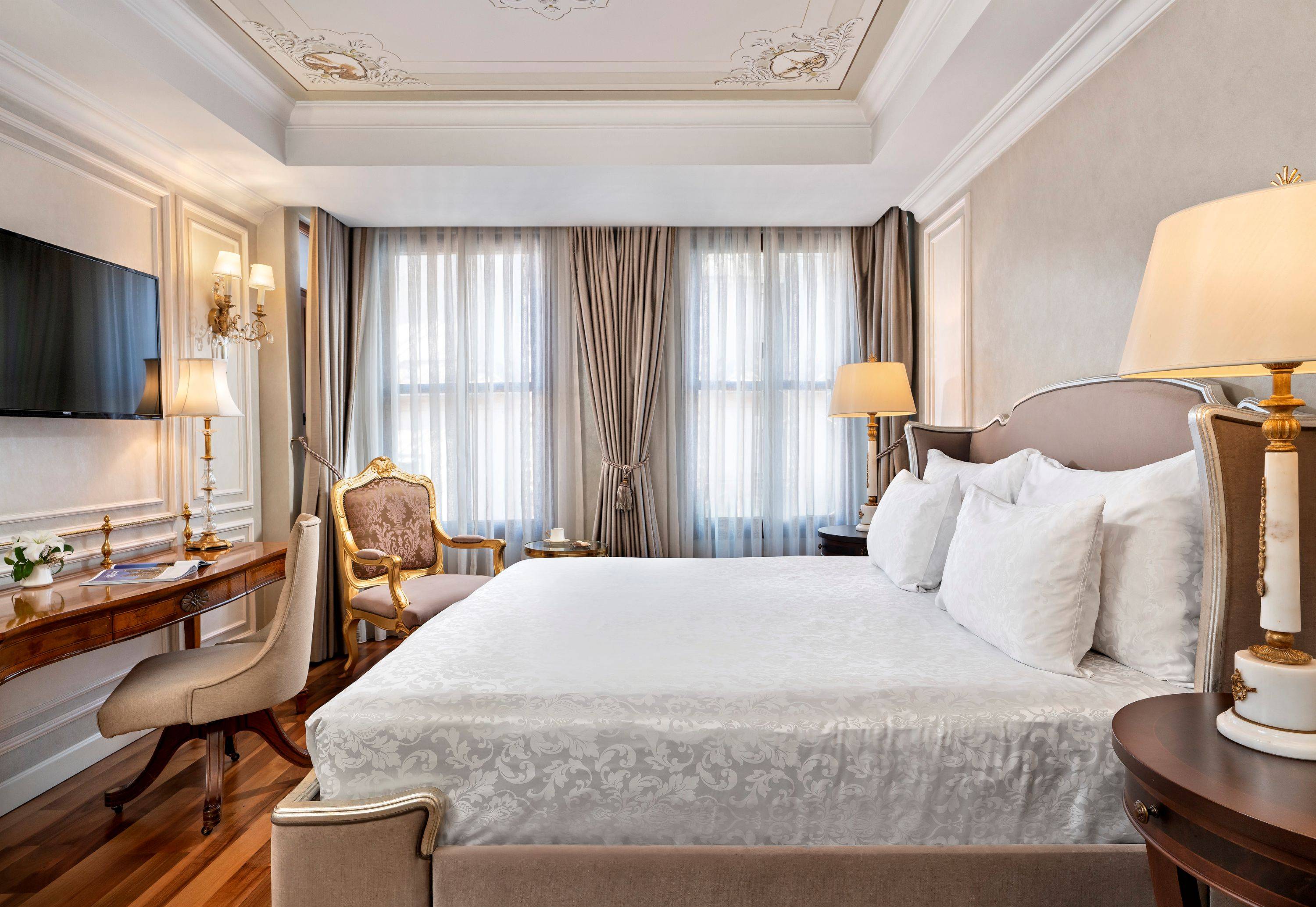 Rixos Pera İstanbul Junior Suite