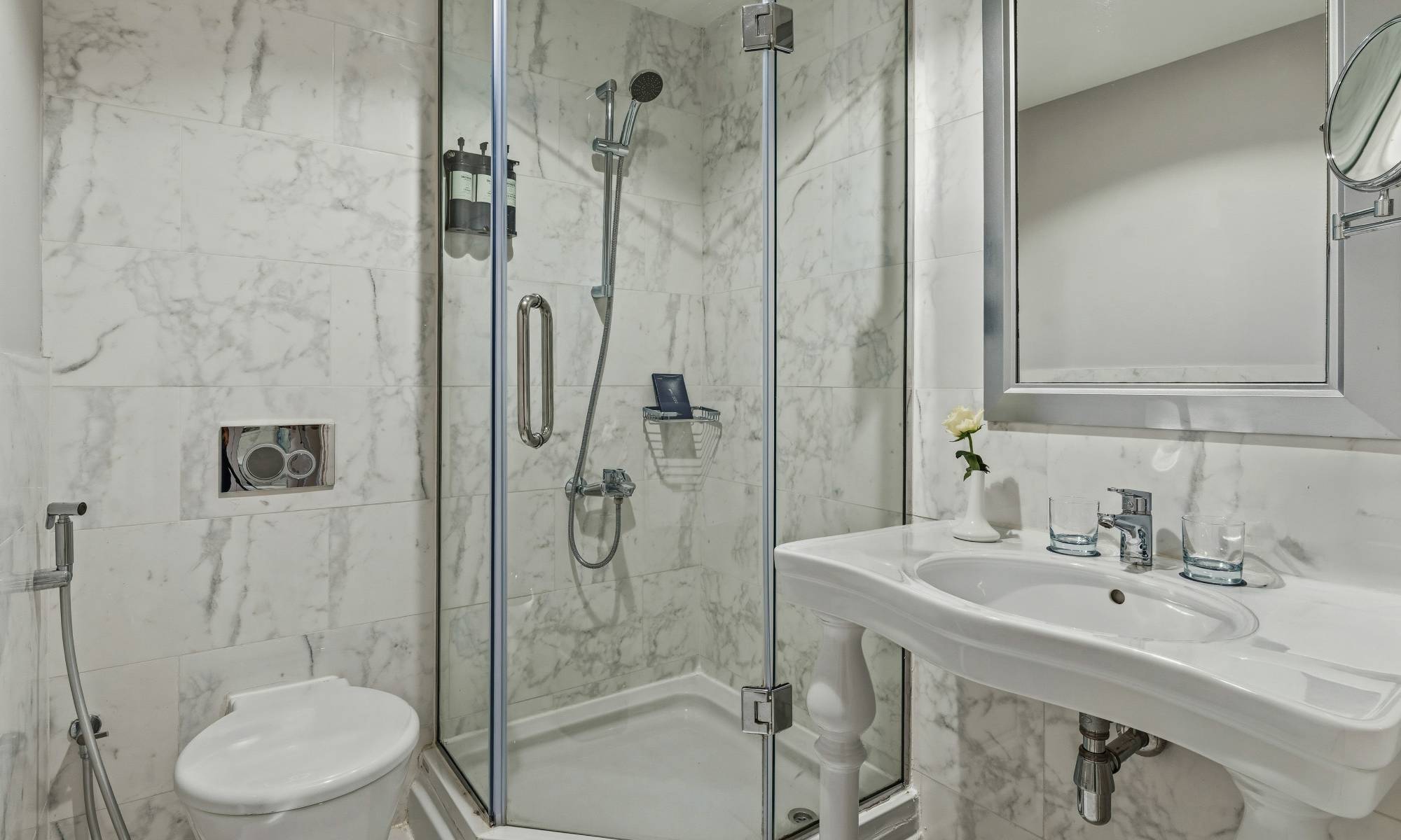 Deluxe soba s dva odvojena kreveta i pogledom na more