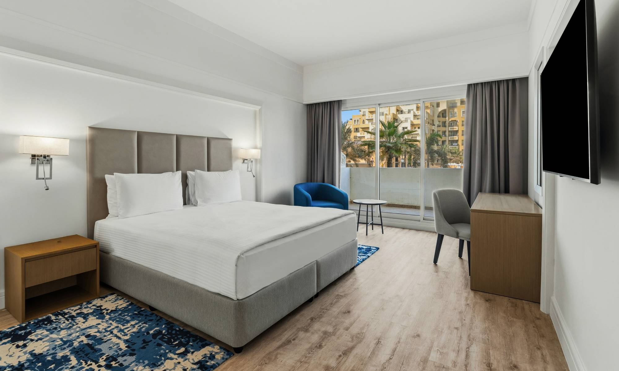 Senior apartman s tri spavaće sobe, glavna spavaća soba