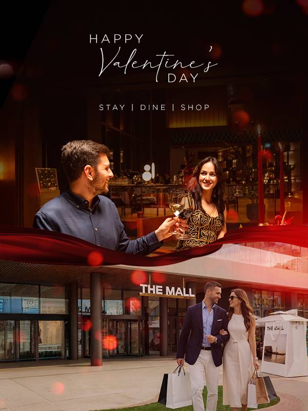 Rixos Tersane İstanbul Sevgililer Günü reklamı, bir çiftin The Mall'da yemek yemesi ve alışveriş yapmasını gösteriyor. Metinde "Mutlu Sevgililer Günü: Konaklayın, Yemek Yiyin, Alışveriş Yapın" yazıyor.