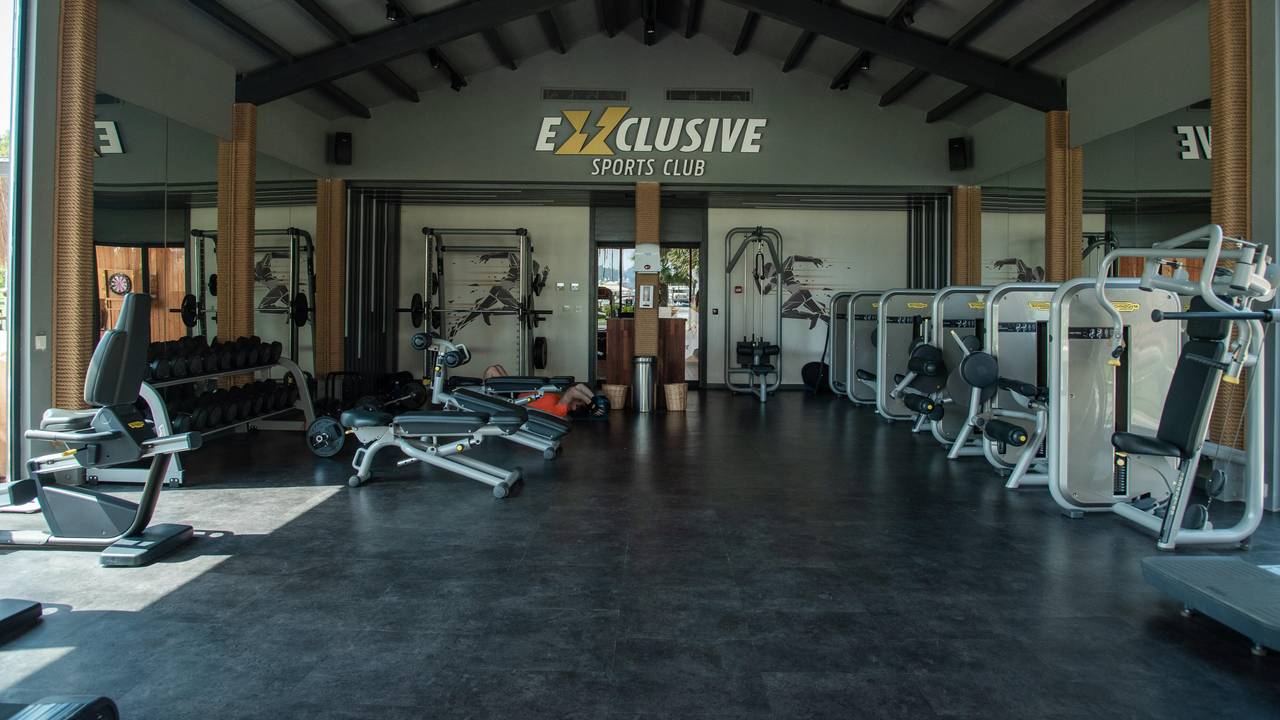 Exclusive Sports Club