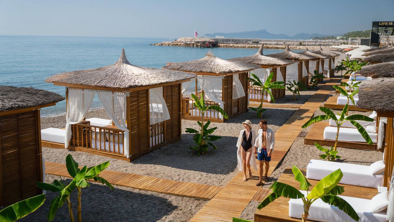 Clud Diamond Pavilions