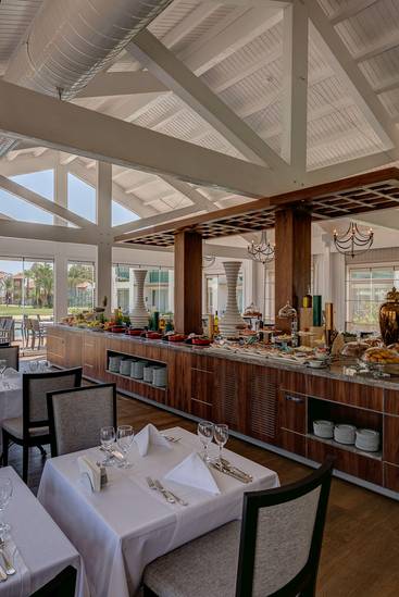 pool villa bar