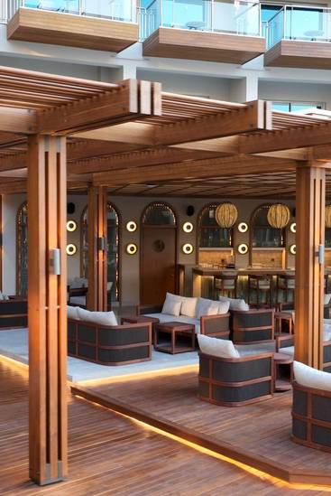 Marine Pool Bar