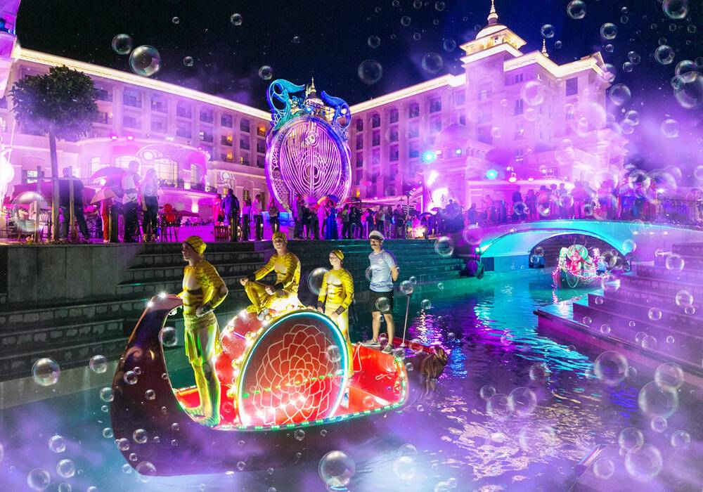 Musical Boat Parade Show